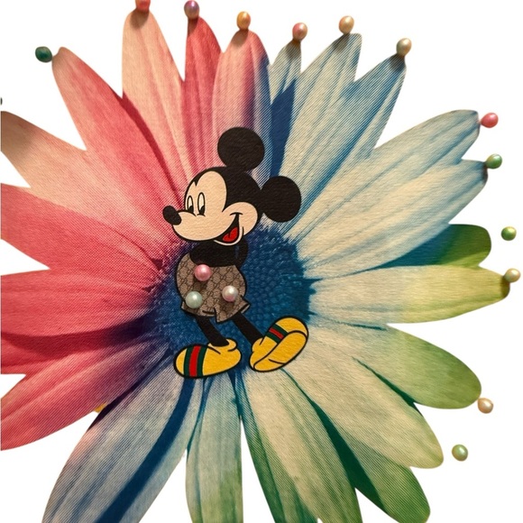 Graphic Sweatshirt with Mickey Mouse beautifully colorful, looks like a real. - Picture 10 of 11